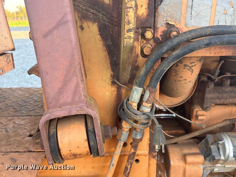 image for item FI0014 1991 Case 450C dozer