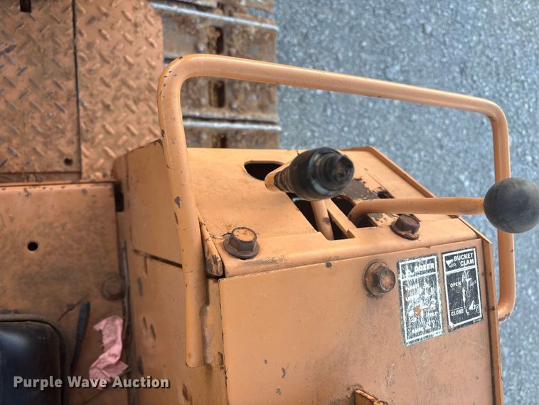 image for item FI0014 1991 Case 450C dozer