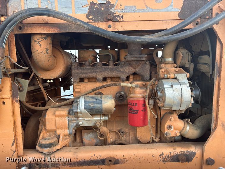 image for item FI0014 1991 Case 450C dozer