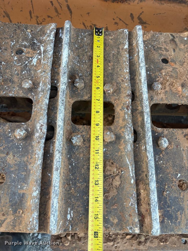 image for item FI0014 1991 Case 450C dozer