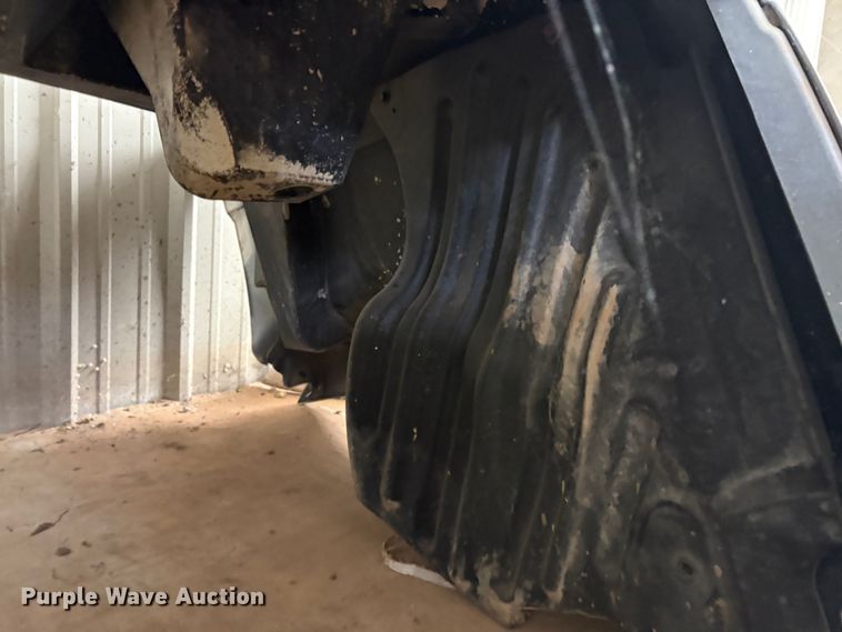 image for item IE9205 2005 International 8600 semi truck