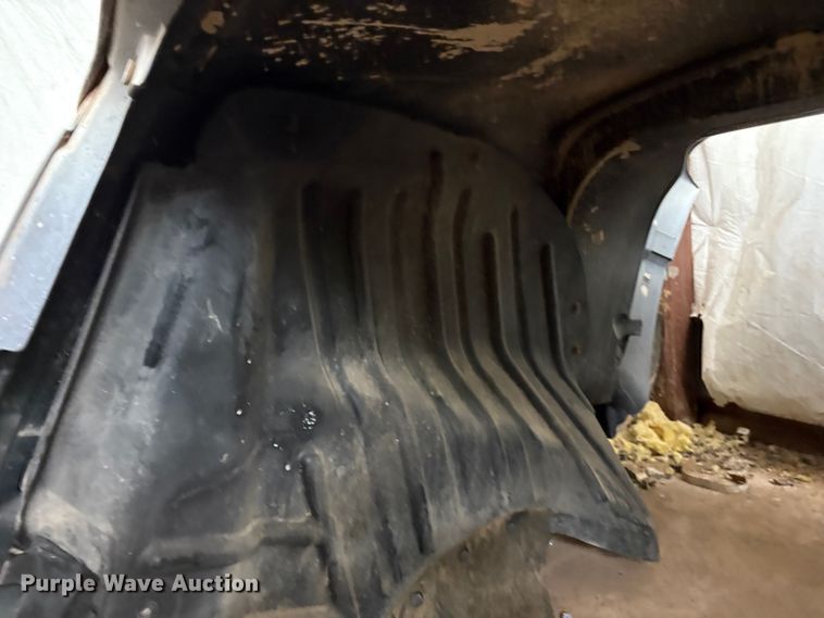 image for item IE9205 2005 International 8600 semi truck