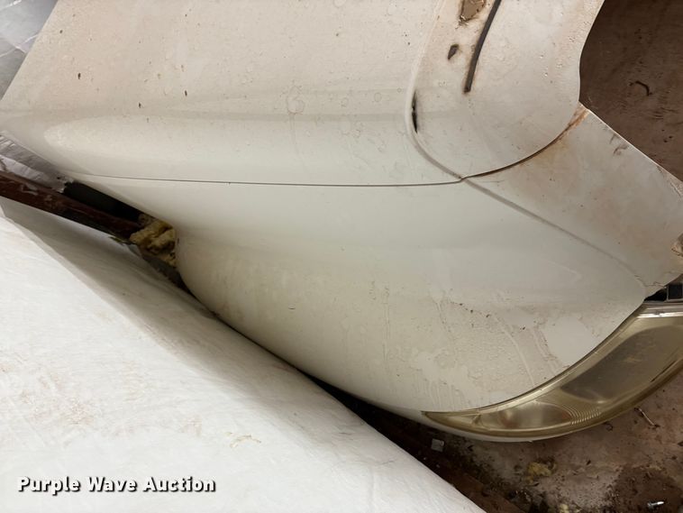 image for item IE9205 2005 International 8600 semi truck