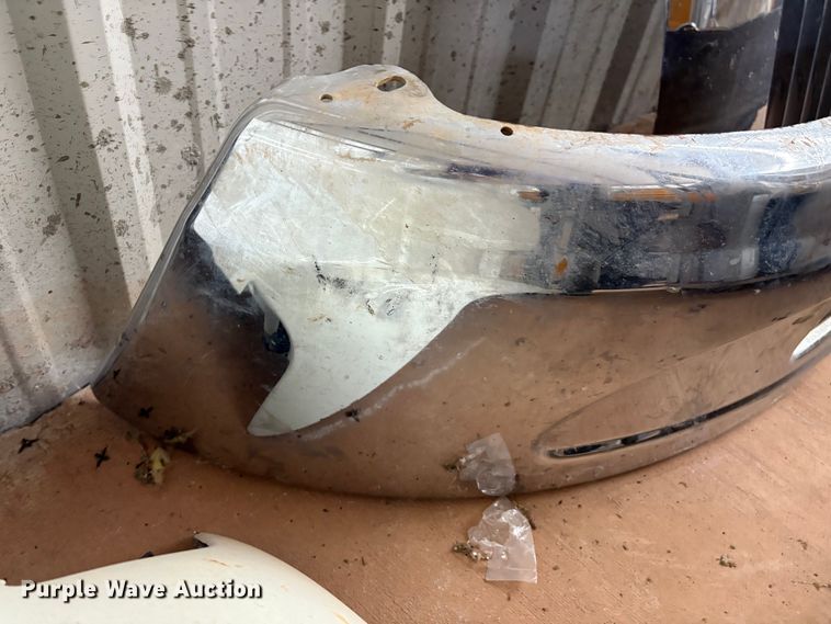 image for item IE9205 2005 International 8600 semi truck