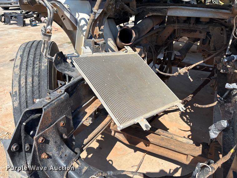 image for item IE9205 2005 International 8600 semi truck