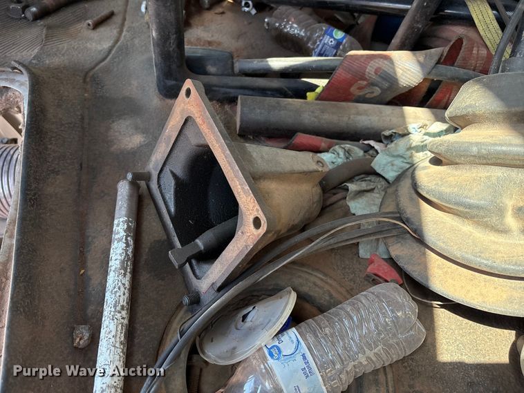 image for item IE9205 2005 International 8600 semi truck