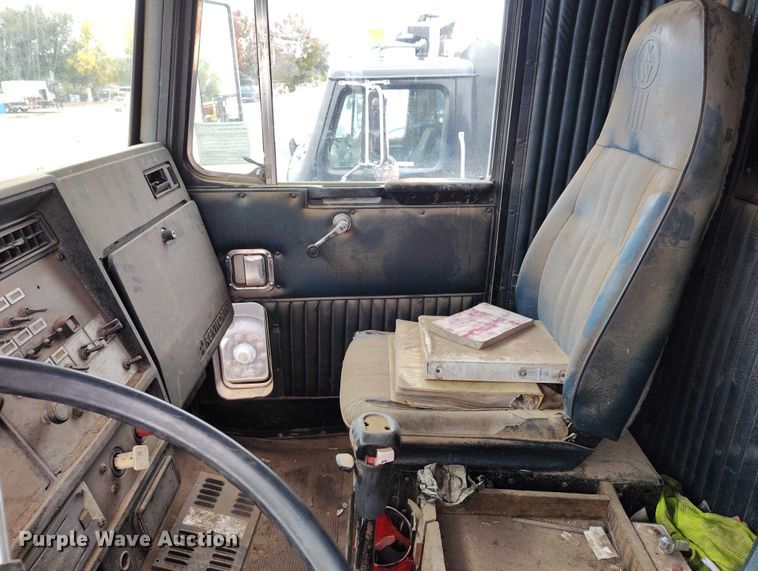 image for item IP9713 1988 Kenworth W900B dump truck