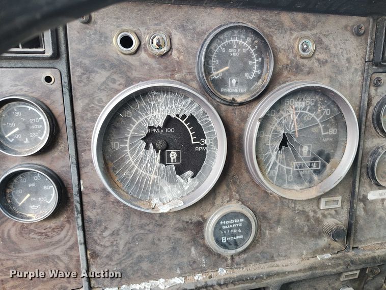 image for item IP9713 1988 Kenworth W900B dump truck