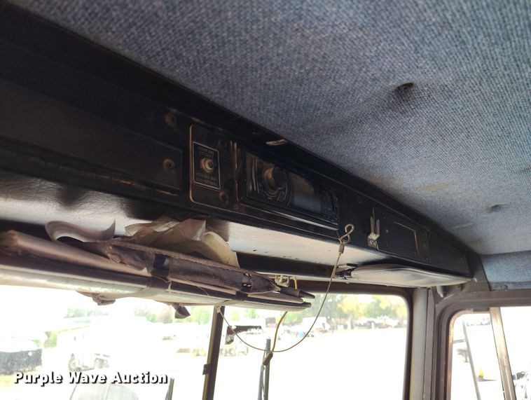 image for item IP9713 1988 Kenworth W900B dump truck