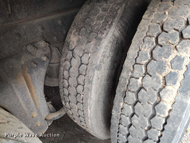 image for item IP9713 1988 Kenworth W900B dump truck