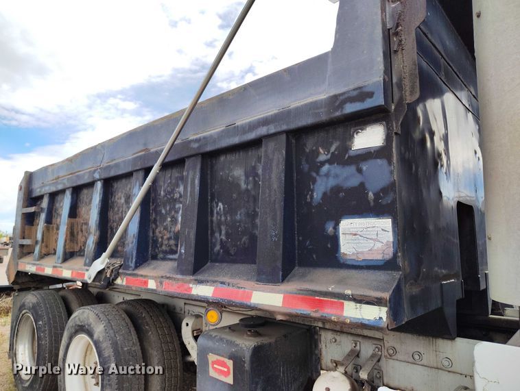 image for item IP9716 1991 Kenworth T600 dump truck