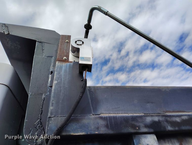 image for item IP9716 1991 Kenworth T600 dump truck