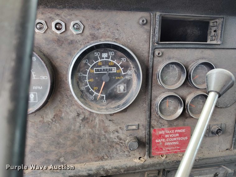 image for item IP9716 1991 Kenworth T600 dump truck