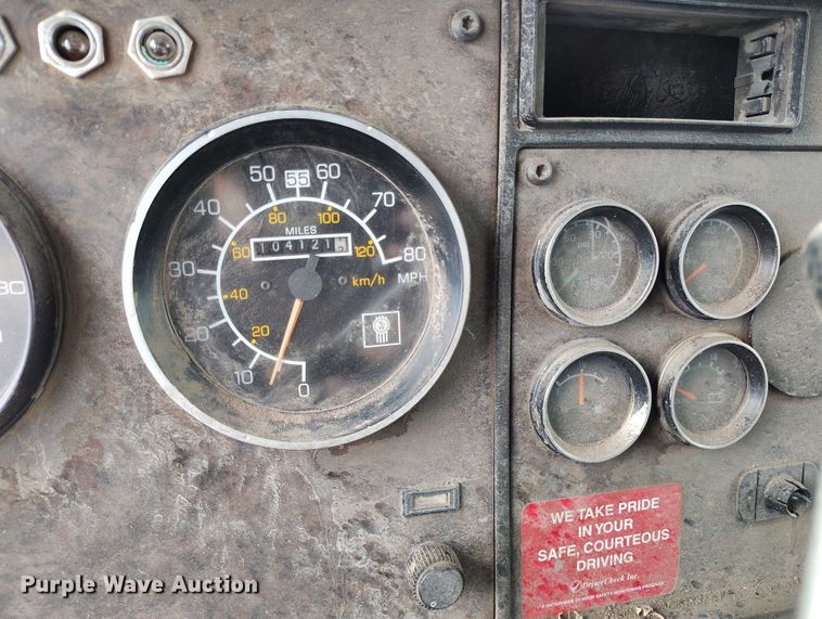 image for item IP9716 1991 Kenworth T600 dump truck