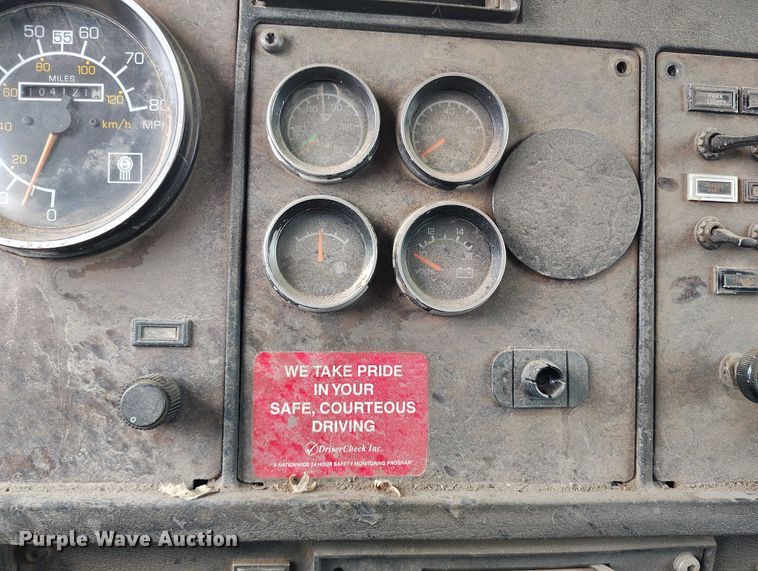 image for item IP9716 1991 Kenworth T600 dump truck