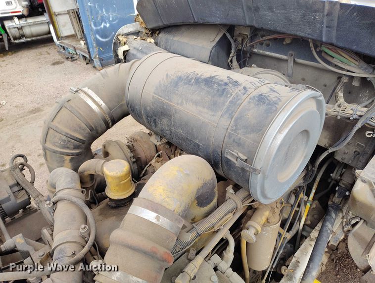 image for item IP9716 1991 Kenworth T600 dump truck