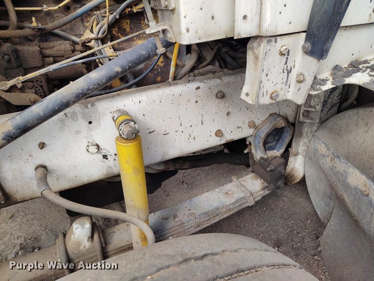 image for item IP9716 1991 Kenworth T600 dump truck