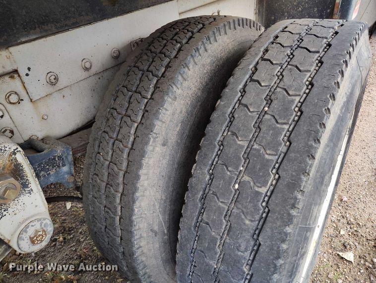 image for item IP9716 1991 Kenworth T600 dump truck