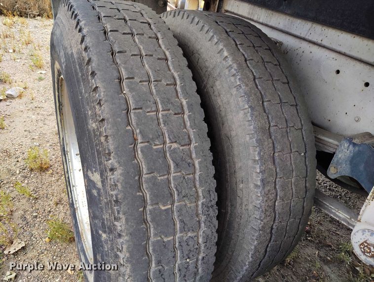 image for item IP9716 1991 Kenworth T600 dump truck