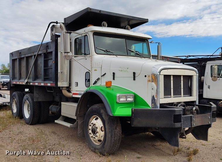 image for item IP9718 2003 Freightliner FLD dump truck