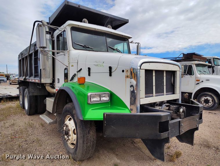 image for item IP9718 2003 Freightliner FLD dump truck