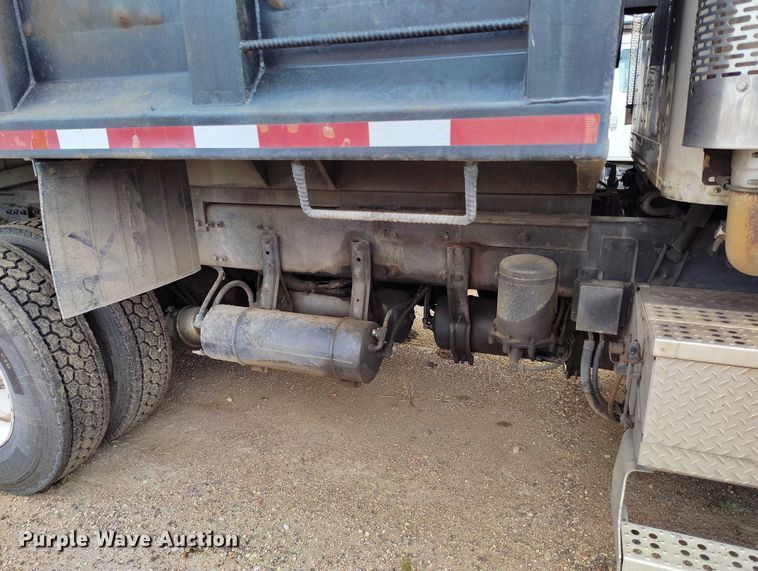 image for item IP9718 2003 Freightliner FLD dump truck