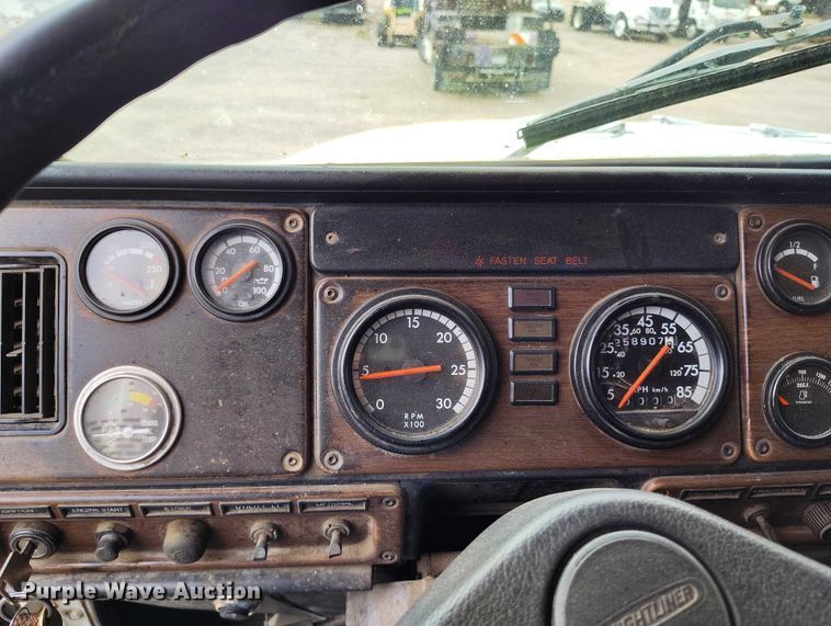 image for item IP9718 2003 Freightliner FLD dump truck