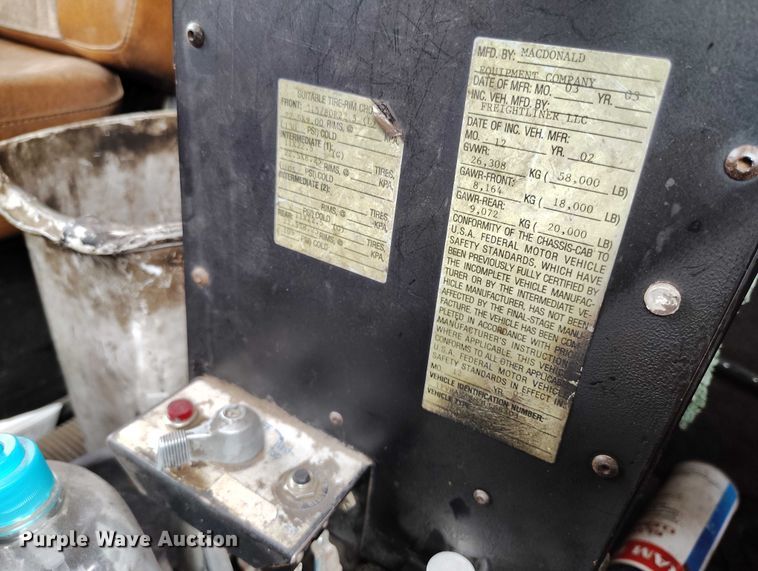 image for item IP9718 2003 Freightliner FLD dump truck