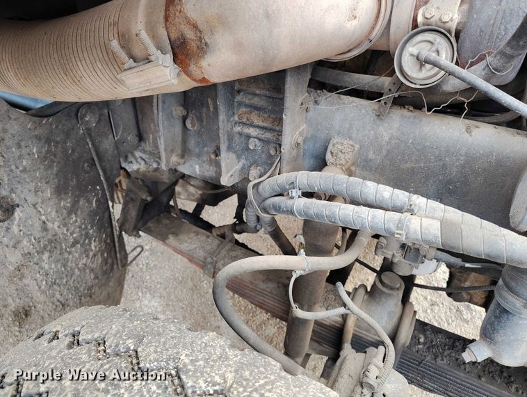 image for item IP9718 2003 Freightliner FLD dump truck