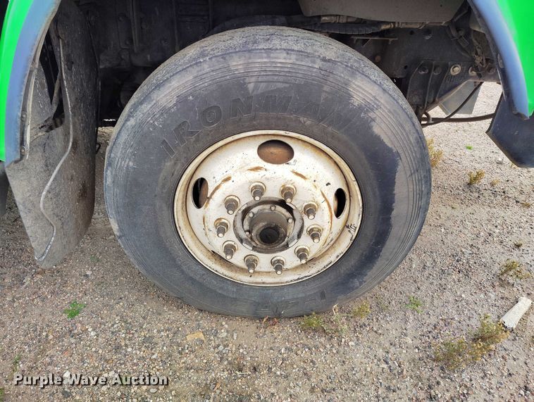 image for item IP9718 2003 Freightliner FLD dump truck