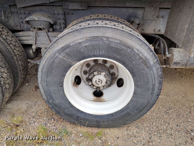 image for item IP9718 2003 Freightliner FLD dump truck