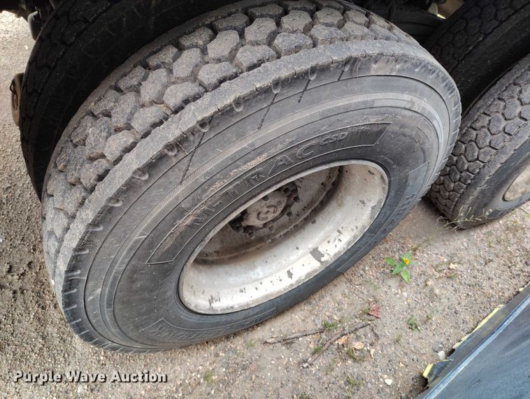 image for item IP9718 2003 Freightliner FLD dump truck