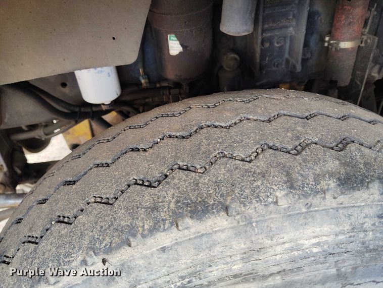 image for item IP9718 2003 Freightliner FLD dump truck