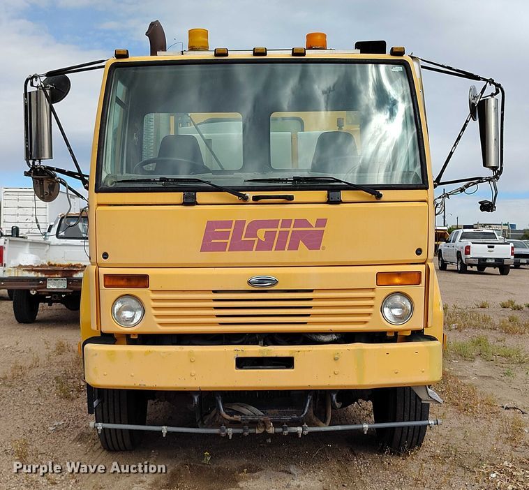 image for item IP9721 2006 Sterling SC8000 street sweeper truck