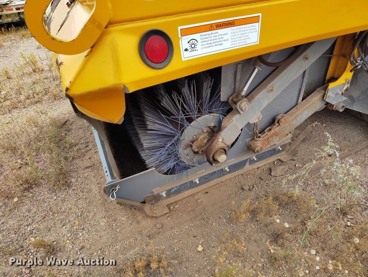 image for item IP9721 2006 Sterling SC8000 street sweeper truck