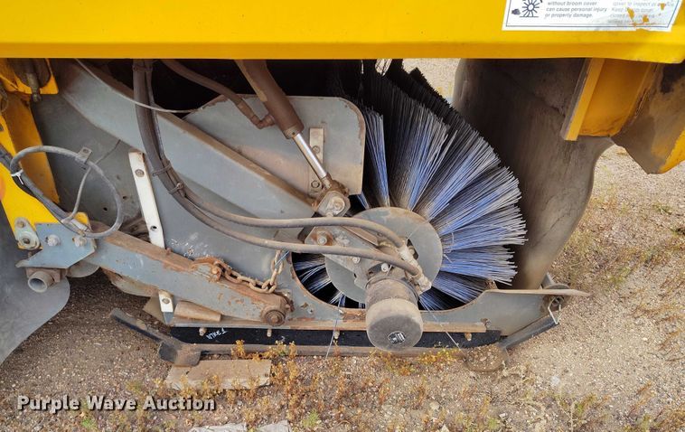 image for item IP9721 2006 Sterling SC8000 street sweeper truck