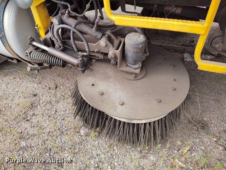 image for item IP9721 2006 Sterling SC8000 street sweeper truck