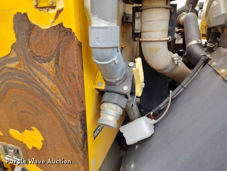 image for item IP9721 2006 Sterling SC8000 street sweeper truck