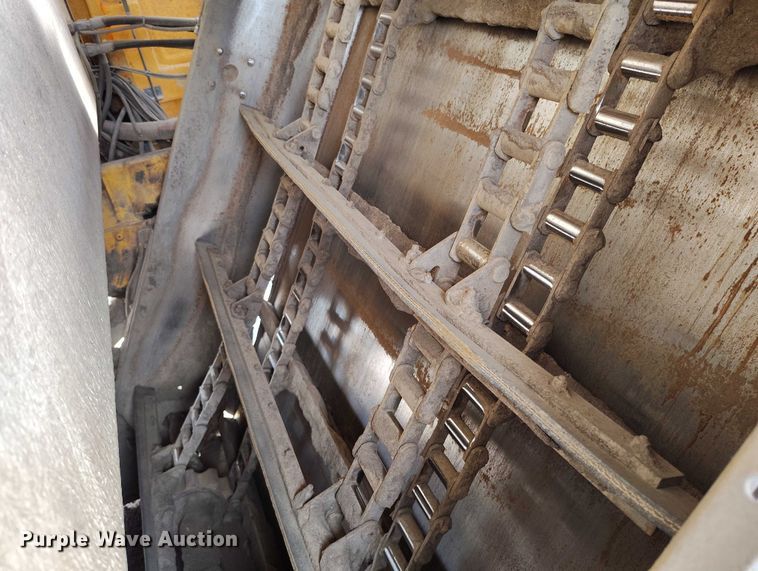 image for item IP9721 2006 Sterling SC8000 street sweeper truck