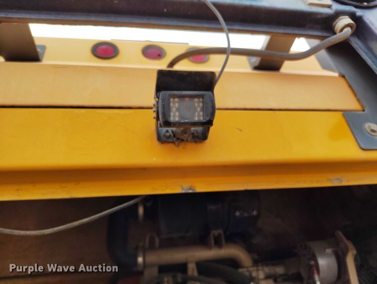 image for item IP9721 2006 Sterling SC8000 street sweeper truck