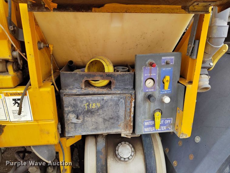 image for item IP9721 2006 Sterling SC8000 street sweeper truck