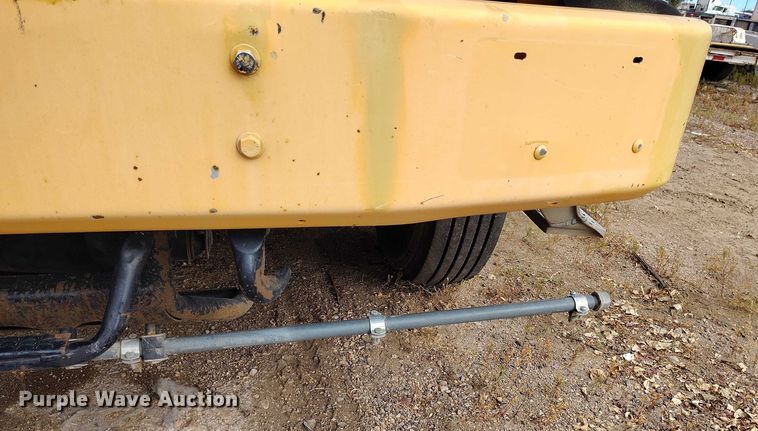 image for item IP9721 2006 Sterling SC8000 street sweeper truck