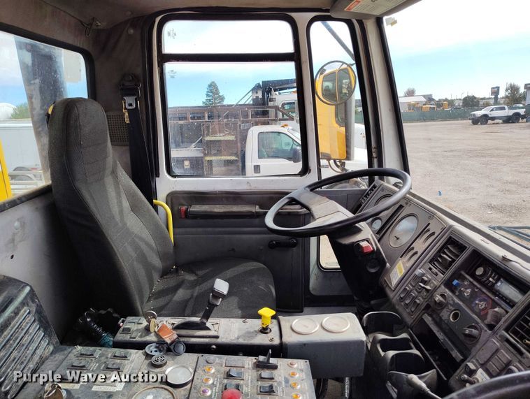 image for item IP9721 2006 Sterling SC8000 street sweeper truck