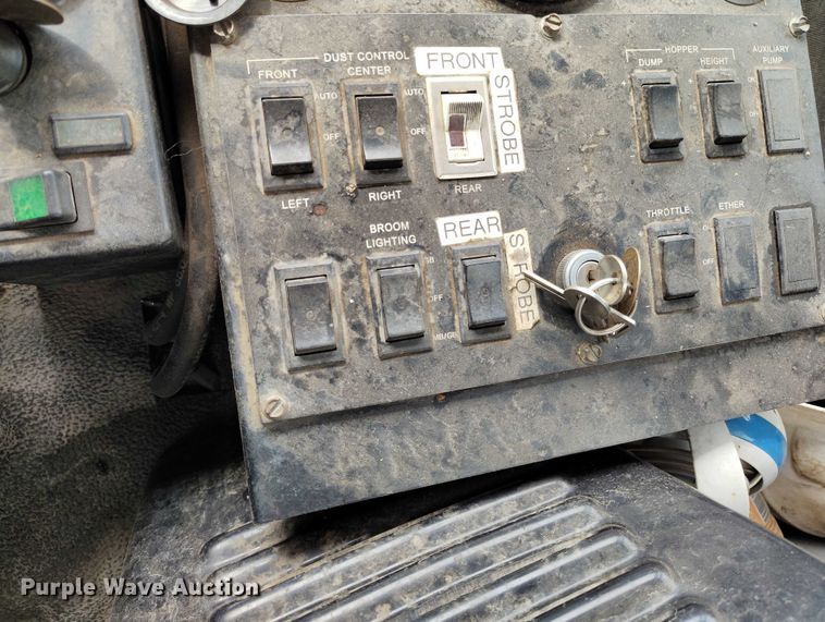 image for item IP9721 2006 Sterling SC8000 street sweeper truck