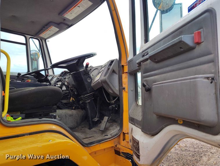 image for item IP9721 2006 Sterling SC8000 street sweeper truck