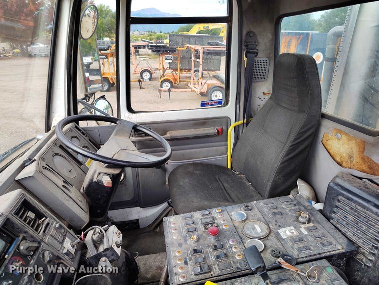 image for item IP9721 2006 Sterling SC8000 street sweeper truck