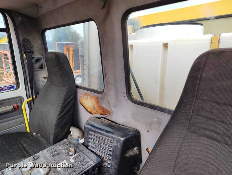 image for item IP9721 2006 Sterling SC8000 street sweeper truck