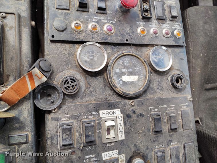 image for item IP9721 2006 Sterling SC8000 street sweeper truck