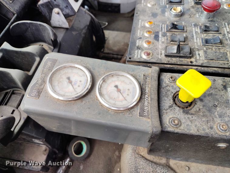 image for item IP9721 2006 Sterling SC8000 street sweeper truck