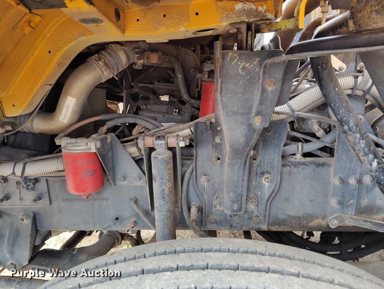 image for item IP9721 2006 Sterling SC8000 street sweeper truck